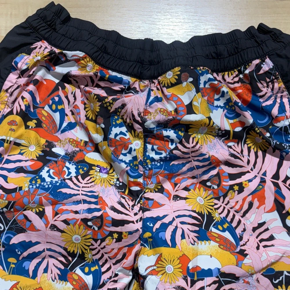 The North Face Floral Print Track Pants with Black Side Panels - Picture 4 of 10